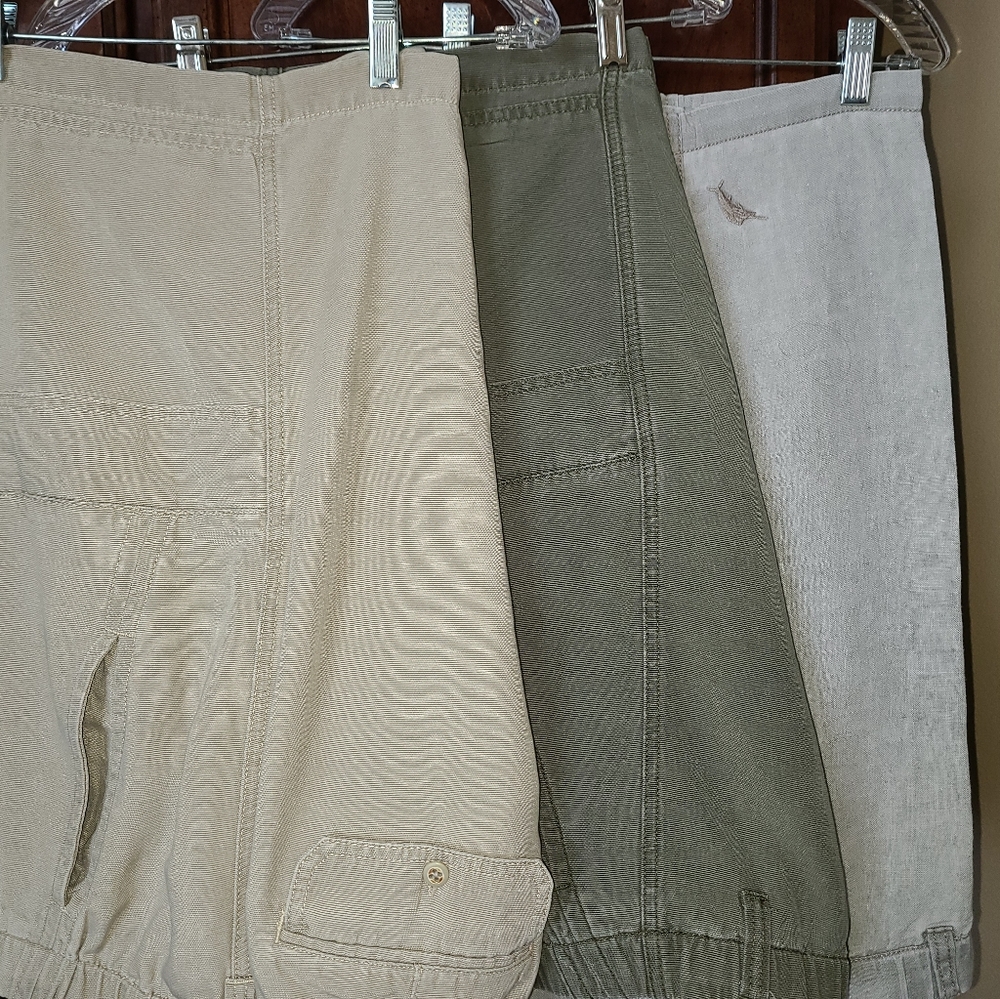 TOMMY BAHAMA (3) MENS SHORTS XL LIKE NEW.